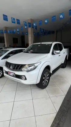 MITSUBISHI L200 TRITON 2.4 16V TURBO DIESEL SPORT HPE CD 4P 4X4 AUTOMÁTICO