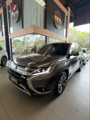 MITSUBISHI OUTLANDER 3.0 MIVEC V6 GASOLINA HPE-S AWD AUTOMÁTICO