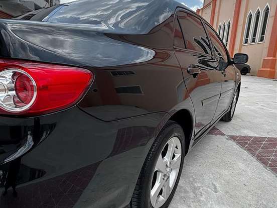 TOYOTA-COROLLA-1.8 GLI 16V FLEX 4P AUTOMÁTICO TOYOTA-COROLLA-2011