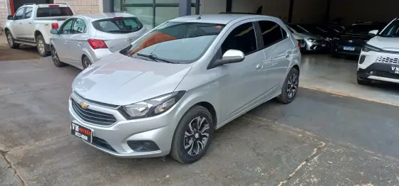 CHEVROLET ONIX 1.4 MPFI LT 8V FLEX 4P MANUAL CHEVROLET ONIX 1.4 MPFI LT 8V FLEX 4P MANUAL