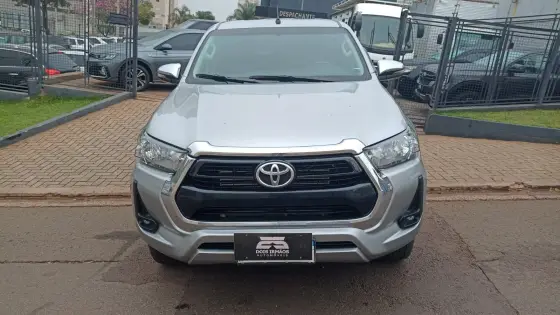TOYOTA HILUX 2.8 D-4D TURBO DIESEL CD SRV 4X4 AUTOMÁTICO TOYOTA HILUX 2.8 D-4D TURBO DIESEL CD SRV 4X4 AUTOMÁTICO
