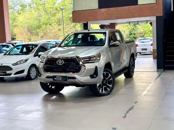 TOYOTA HILUX 2.8 STD 4X4 CD 16V DIESEL 4P MANUAL