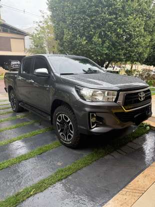 TOYOTA-HILUX-2020