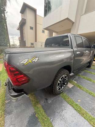 TOYOTA-HILUX-2020