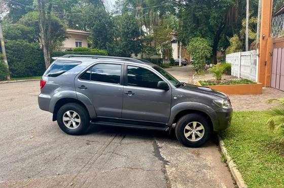 TOYOTA HILUX SW4 3.0 SRV 4X4 16V TURBO INTERCOOLER DIESEL 4P AUTOMÁTICO