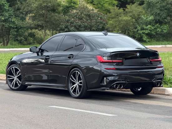 BMW-320i-2020