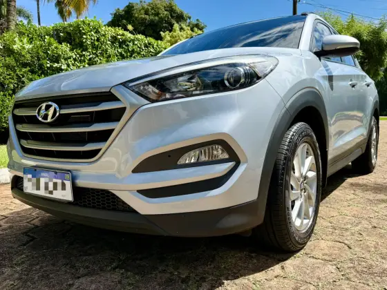HYUNDAI TUCSON 1.6 16V T-GDI GASOLINA GLS ECOSHIFT HYUNDAI TUCSON 1.6 16V T-GDI GASOLINA GLS ECOSHIFT
