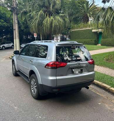 MITSUBISHI-PAJERO-2017