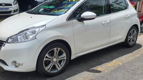 PEUGEOT 208 1.6 GRIFFE 16V FLEX 4P AUTOMÁTICO