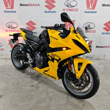 SUZUKI GSX-8R SUZUKI GSX-8R
