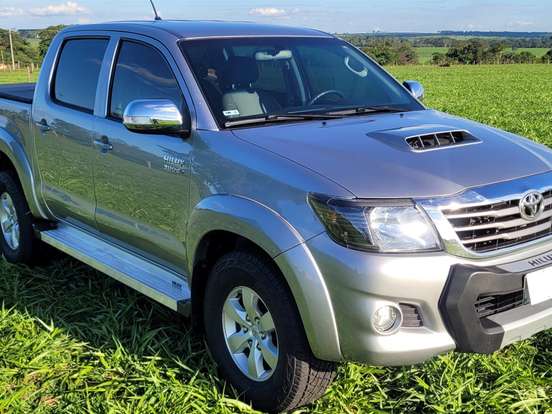 TOYOTA-HILUX-3.0 SRV 4X4 CD 16V TURBO INTERCOOLER DIESEL 4P AUTOMÁTICO TOYOTA-HILUX-2015
