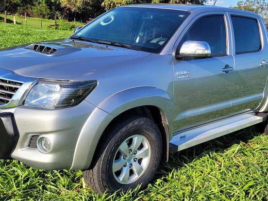 TOYOTA-HILUX-3.0 SRV 4X4 CD 16V TURBO INTERCOOLER DIESEL 4P AUTOMÁTICO TOYOTA-HILUX-2015