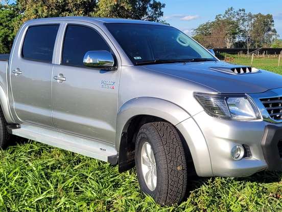 TOYOTA-HILUX-3.0 SRV 4X4 CD 16V TURBO INTERCOOLER DIESEL 4P AUTOMÁTICO TOYOTA-HILUX-2015