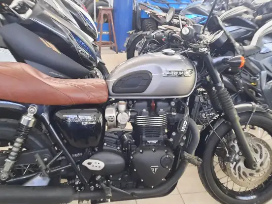 TRIUMPH-BONNEVILLE T120 BLACK 1200 TRIUMPH-BONNEVILLE T120 BLACK 1200-2023
