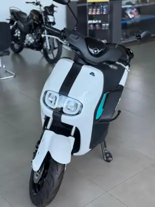 YAMAHA-NEOS CONNECTED-2025