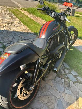 HARLEY-DAVIDSON V-ROD 10TH ANNIVERSARY EDITION 