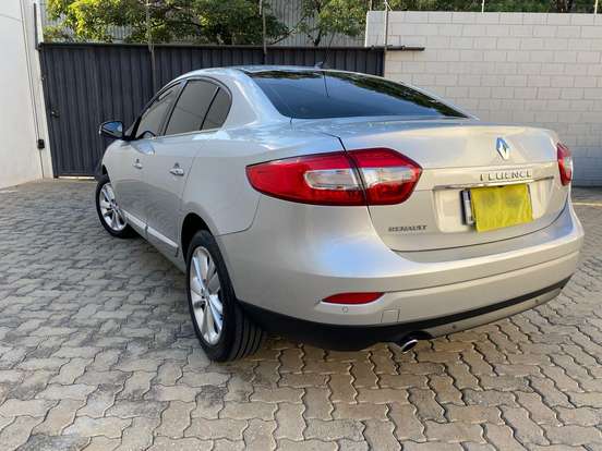RENAULT-FLUENCE-2015
