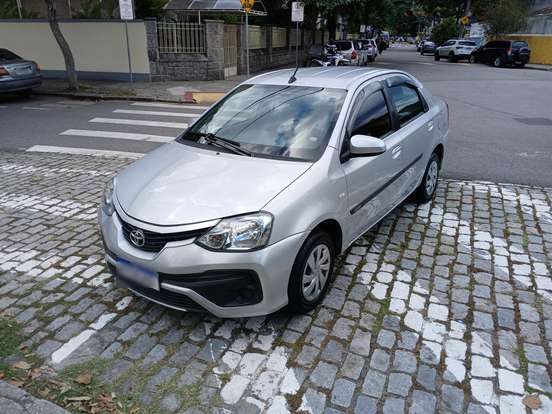 TOYOTA-ETIOS-2018