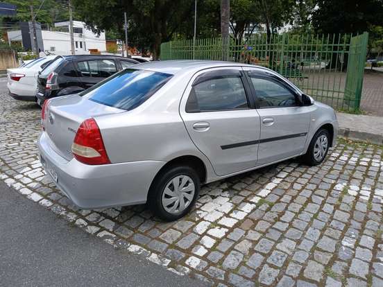 TOYOTA-ETIOS-2018