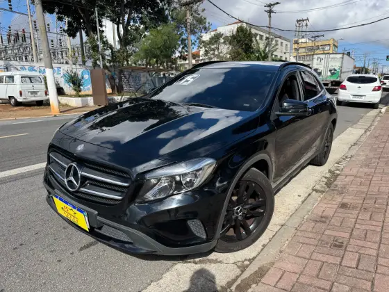 MERCEDES-BENZ GLA 200 1.6 CGI VISION 16V TURBO FLEX 4P AUTOMÁTICO MERCEDES-BENZ GLA 200 1.6 CGI VISION 16V TURBO FLEX 4P AUTOMÁTICO