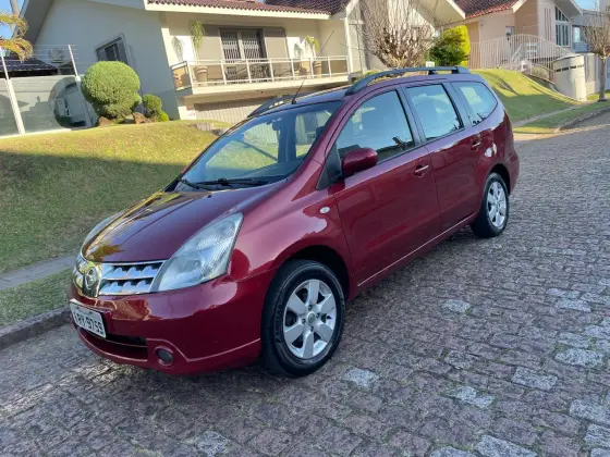NISSAN GRAND LIVINA 1.8 SL 16V FLEX 4P AUTOMÁTICO NISSAN GRAND LIVINA 1.8 SL 16V FLEX 4P AUTOMÁTICO