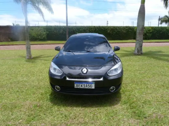 RENAULT FLUENCE 2.0 PRIVILÉGE 16V FLEX 4P AUTOMÁTICO