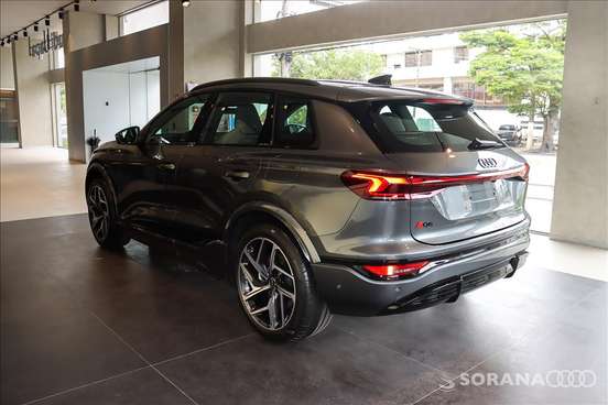 AUDI-Q6 E-TRON-2024