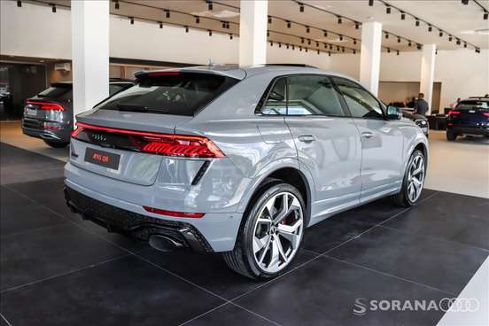 AUDI-RS Q8-2023