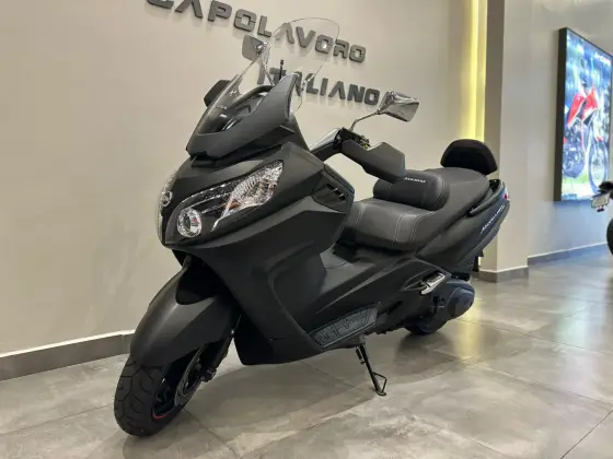 DAFRA MAXSYM 400i 