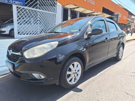 FIAT SIENA 1.4 MPI ATTRACTIVE 8V FLEX 4P MANUAL FIAT SIENA 1.4 MPI ATTRACTIVE 8V FLEX 4P MANUAL