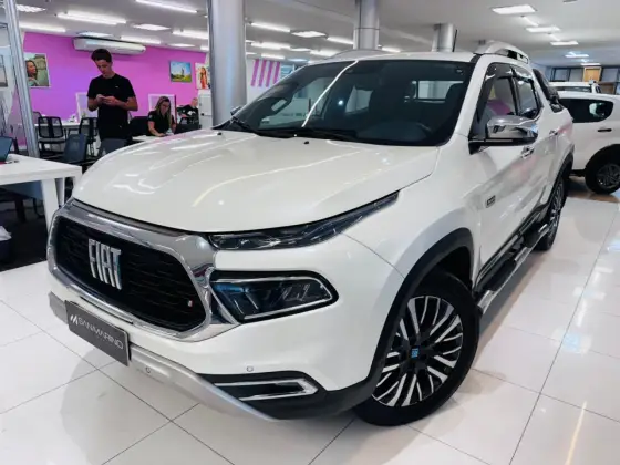 FIAT TORO 2.0 16V TURBO DIESEL RANCH 4WD AT9 FIAT TORO 2.0 16V TURBO DIESEL RANCH 4WD AT9