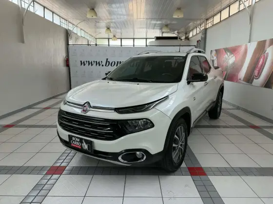 FIAT TORO 2.0 16V TURBO DIESEL VOLCANO 4WD AT9 FIAT TORO 2.0 16V TURBO DIESEL VOLCANO 4WD AT9