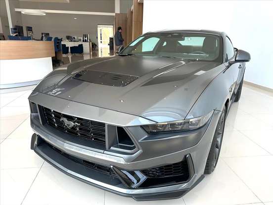 FORD-MUSTANG-2025