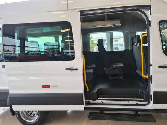 FORD-TRANSIT-2.0 ECOBLUE DIESEL MINIBUS 17+1 L4H3 AUTOMÁTICO FORD-TRANSIT-2025