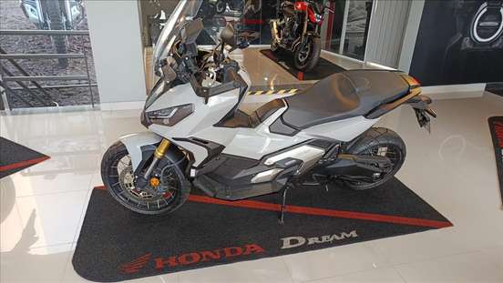 HONDA-X-ADV-2022