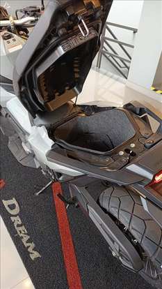 HONDA-X-ADV-2022
