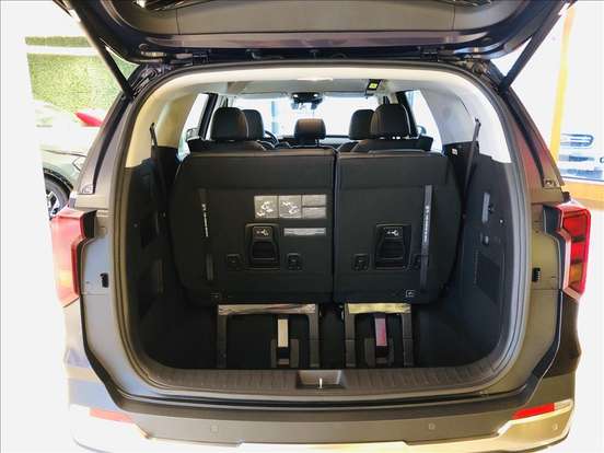 KIA-CARNIVAL-2024