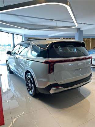 KIA-CARNIVAL-2024