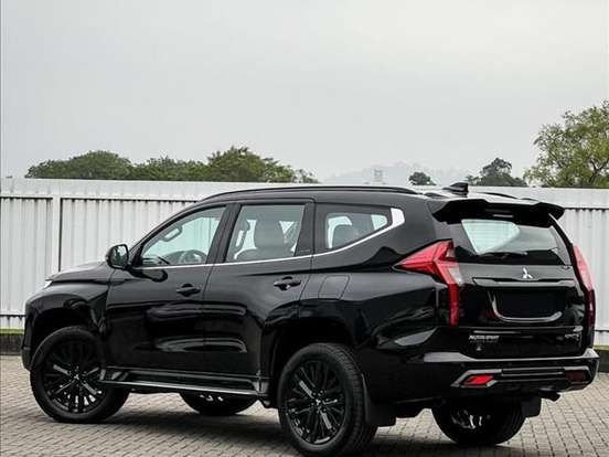 MITSUBISHI-PAJERO SPORT-2.4 16V MIVEC TURBO DIESEL LEGEND BLACK AWD AUTOMÁTICO MITSUBISHI-PAJERO SPORT-2024