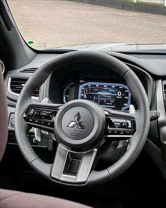 MITSUBISHI-PAJERO SPORT-2024
