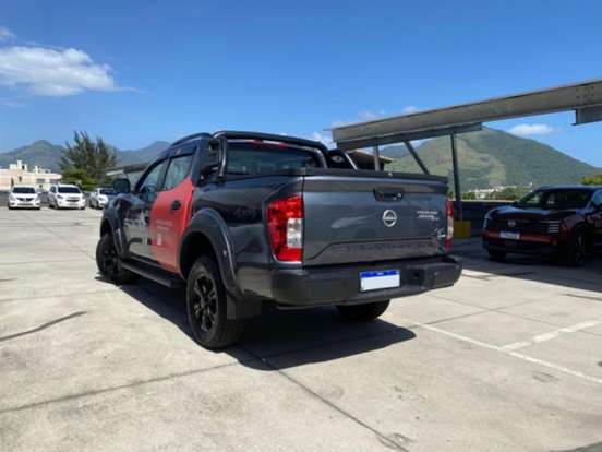 NISSAN-FRONTIER-2025