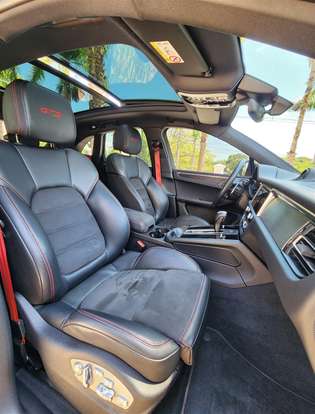 PORSCHE-MACAN-2023