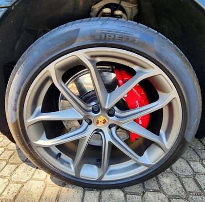 PORSCHE-MACAN-2023
