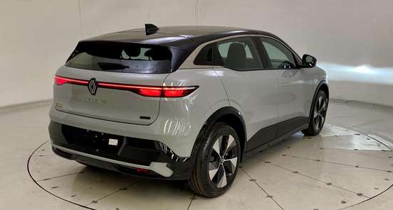 RENAULT-MEGANE-2025