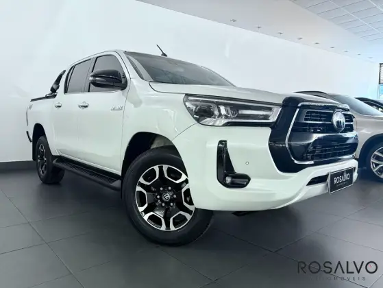TOYOTA HILUX 2.8 D-4D TURBO DIESEL CD SRX 4X4 AUTOMÁTICO