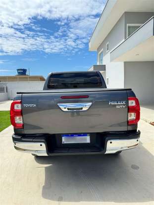 TOYOTA-HILUX-2023