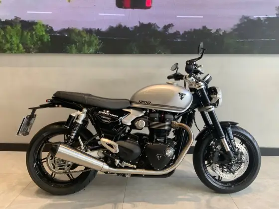 TRIUMPH SPEED TWIN 