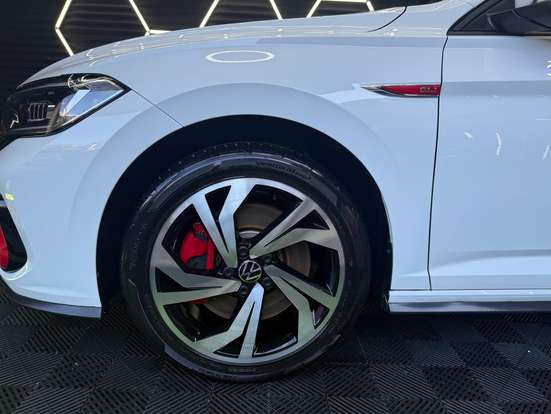 VOLKSWAGEN-JETTA-2023