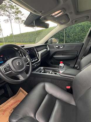 VOLVO-XC60-2021