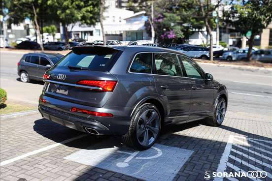 AUDI-Q7-2025